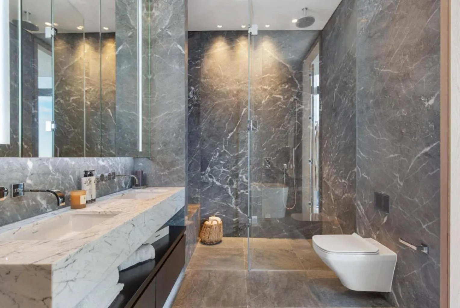 Luxurious Penthouse Sleeps 8 Guests Apartment London